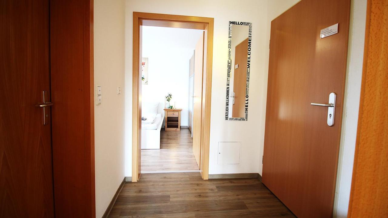 Homie Stay Zell - Apartment Mit Privatparkplatz Zell am Main Bagian luar foto